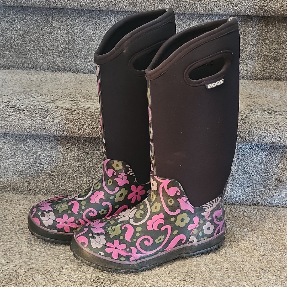 Bogs Women's Black and Pink Floral Rain Boots